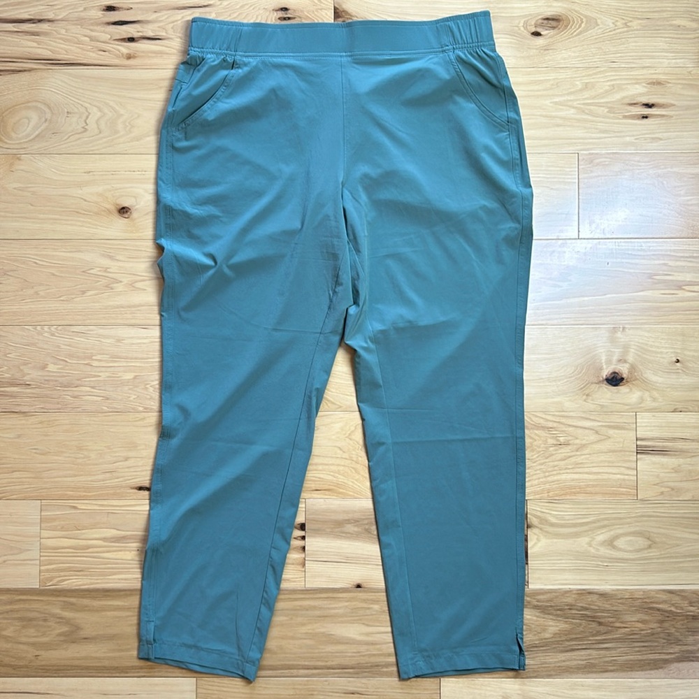 Eddie Bauer Green Performance Pants | Size Large